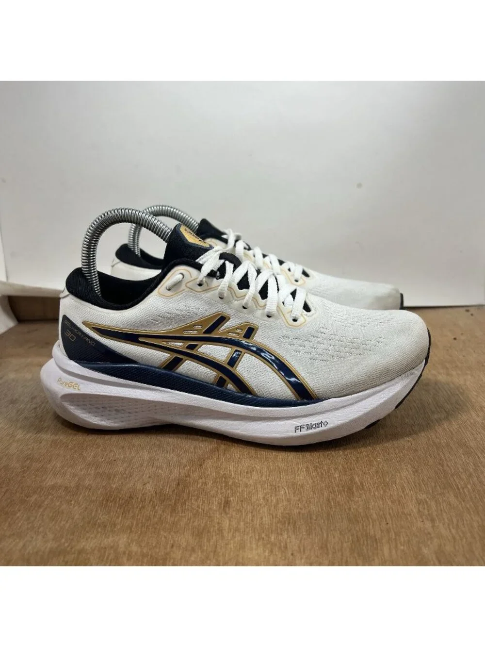 ASICS Gel Kayano 30 Anniversary women Size 7 Shoe 1012B577-100 White/Deep Ocean